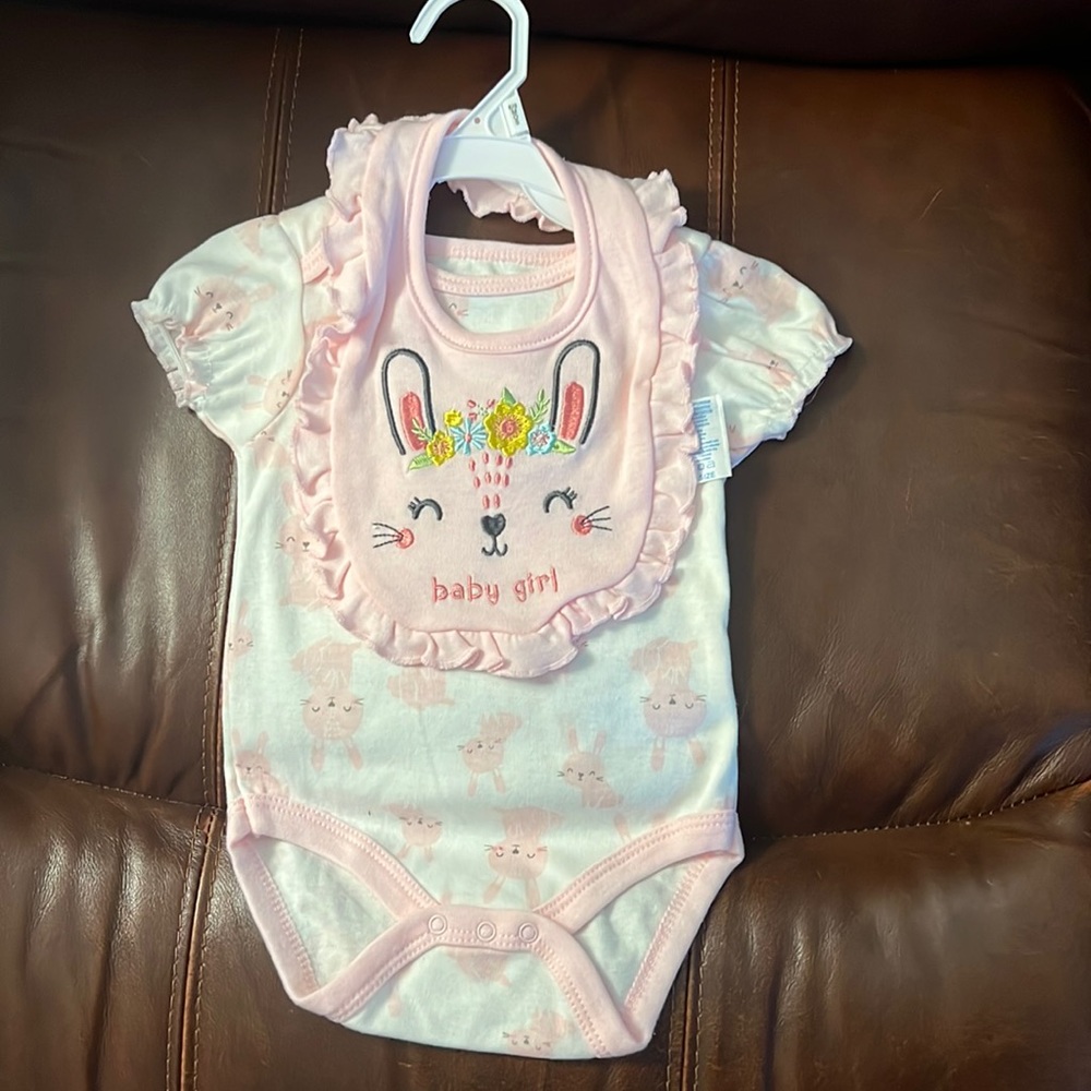 NWOT 6-9m girls Onesie with bib. $8